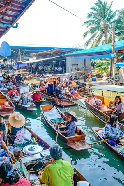 BKK : Private Damnoen Saduak Floating Market Half Day - Comfort, clothing, and mobility