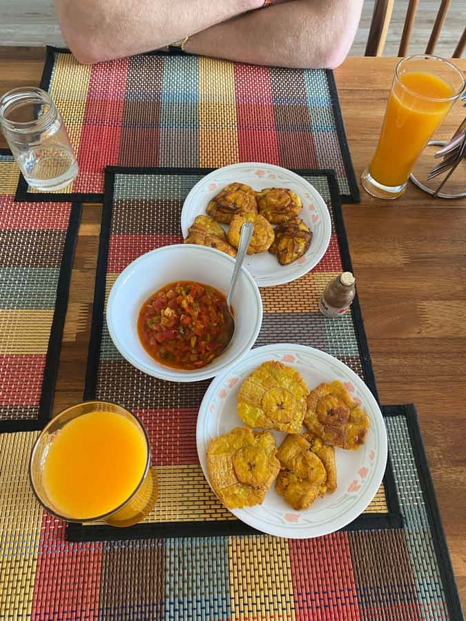 Bogotá: Colombian Cooking Class with Market Visit - Shopping beyond the market square