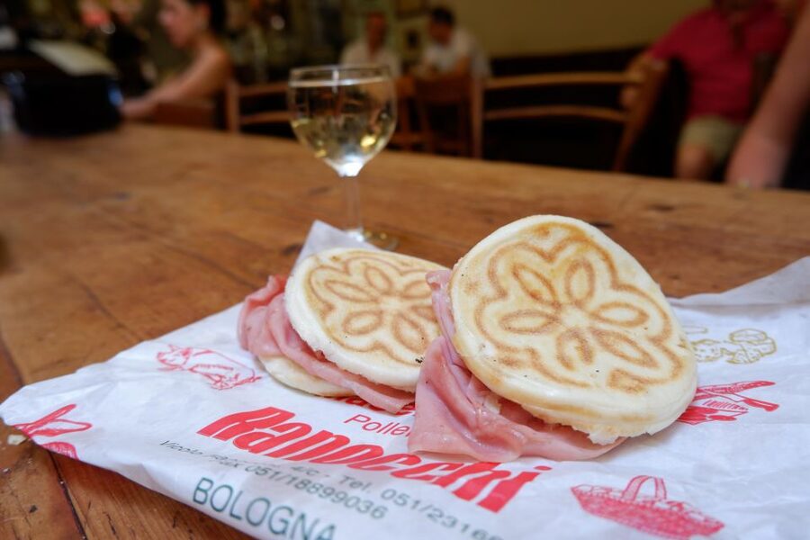 Bologna: Guided Food Markets Tour - Guides, group size, and the pace