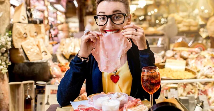 Bologna: Small Group Food market Walking Tour with Tasting - Piazza del Nettuno sets the scene