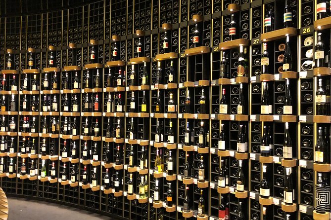 Bordeaux Old Town & Market Local Food with Wine Tastings Tour - Starting at Place Meynard and entering Vieux Bordeaux