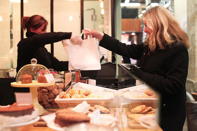 Bordeaux Old Town & Market Local Food with Wine Tastings Tour - The guides make or break the morning