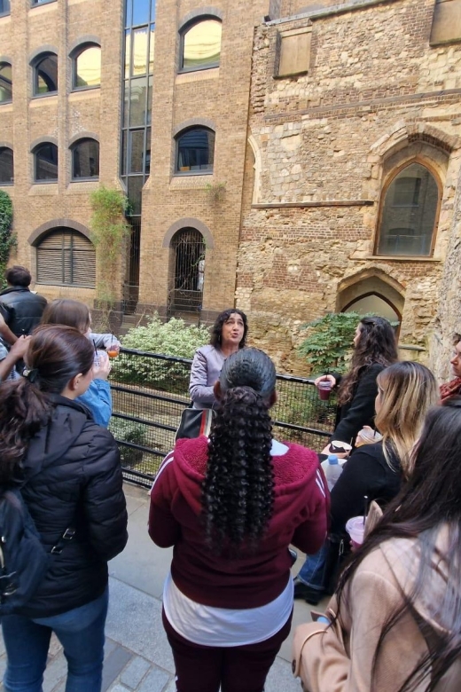 Borough Market Food Tour - London Bridge sets the scene in 10 minutes