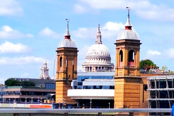 Borough Market London Bridge & Fish & Chips - Crossing London Bridge toward the river views