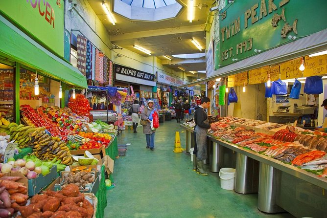 Brixton Market Tour with African and Caribbean Cuisine - David Bowie’s Brixton mural