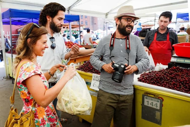 Bucharest: Hidden Markets Walking Tour with Tastings - Finishing with a Wallachian doughnut