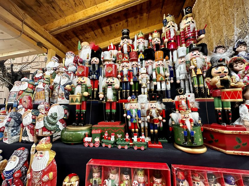 Budapest: Christmas Market Guided Walking Tour with Tastings - Mulled wine and the Christmas-market mood