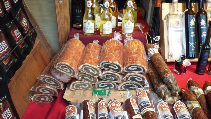 Budapest Streetfood Heaven: Tasting and Markets with a local - The market stop: paprika, sausage, cheese, and local habits