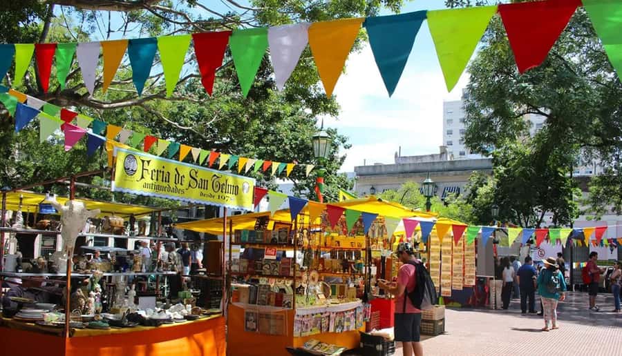 Buenos Aires: San Telmo and Market Guided Walking Tour - Comic characters in the Paseo de la Historieta