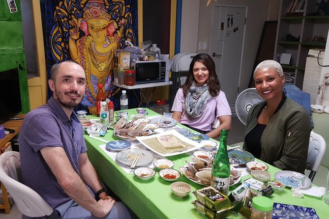 Busan Seafood Tour : Jagalchi market Seafood Tour & Dinner - The guide can make or break the evening