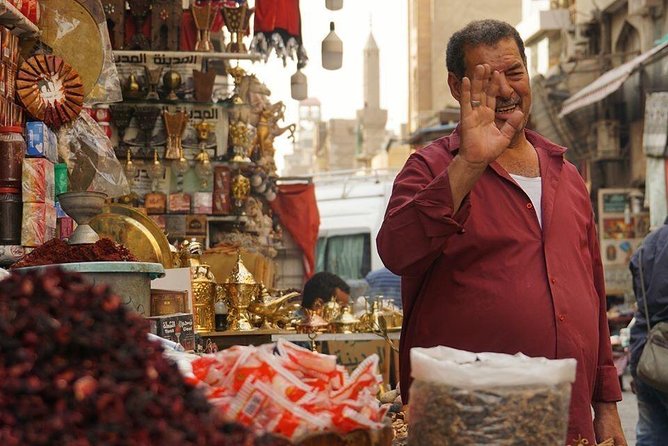 Cairo 8 Hour Private Tour of Pyramids, Egyptian Museum and Bazaar - What the private format really gives you