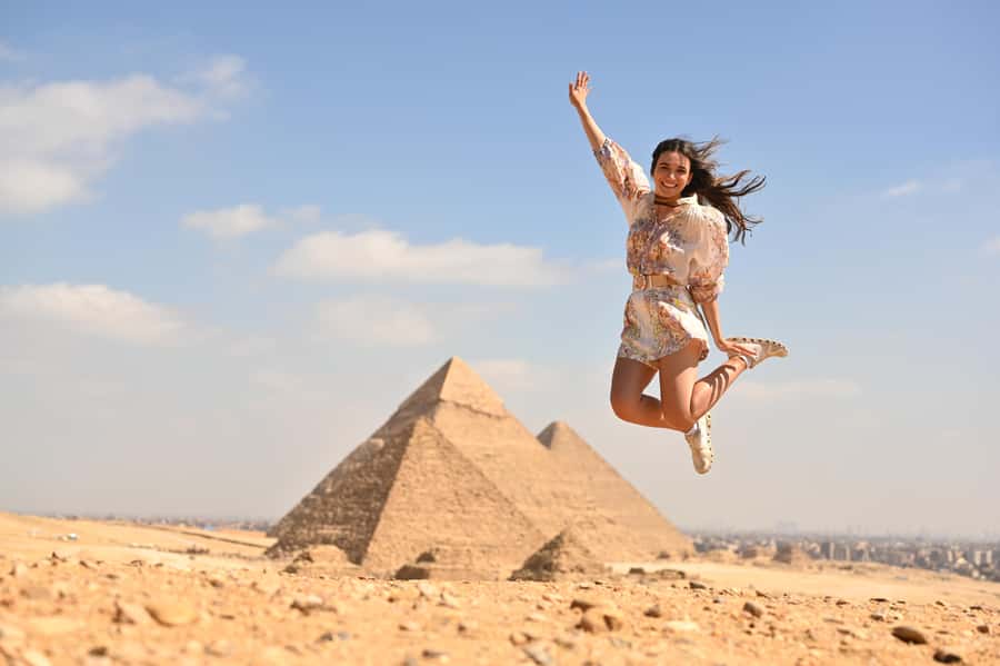 Cairo: Egyptian Museum, Pyramids & Bazaar Tour - Key points at a glance
