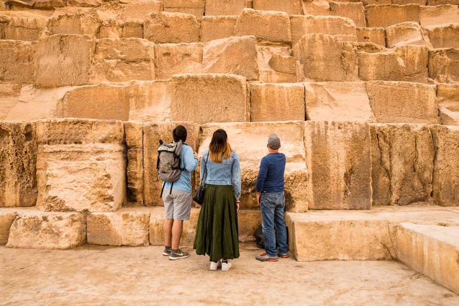 Cairo: Egyptian Museum, Pyramids & Bazaar Tour - Who should book this tour?