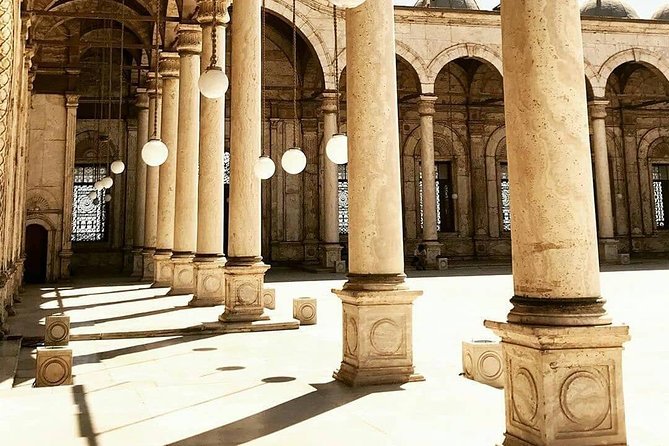 Cairo: Female-Guided Pyramids, Bazaar, and Museum Tour - Transport, group size, and the eight to ten-hour schedule