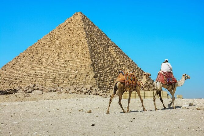 Cairo/Giza: 2-Day Pyramid, Museum, Bazaar Private Tour - A one-hour felucca ride gives Cairo a change of pace