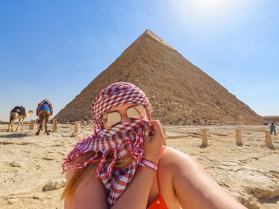 Cairo: Giza Pyramids, Museum & Bazaar Tour with Lunch - Meeting the Great Sphinx