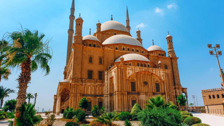 Cairo/Giza: Saladin Citadel, Egyptian Museum, & Bazaar Tour - Lunch, including a possible taste of koshari