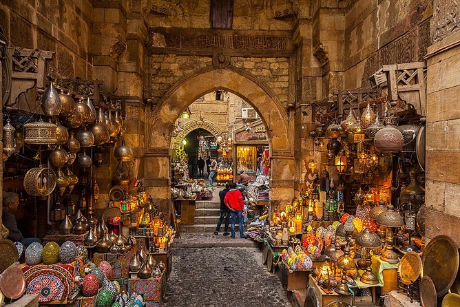 Cairo Half day tours to Old Markets and Local Souqs - El Mosky: Cairo at full volume