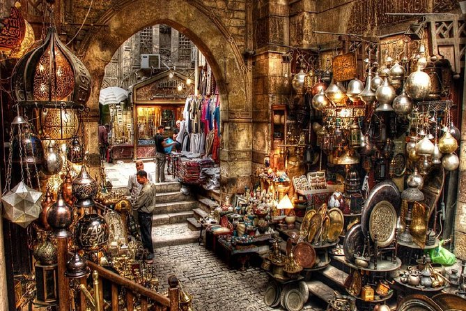 Cairo Layover Trips to Giza Pyramids Islamic Cairo & Khan Khalili Bazaar - Valley Temple and the Sphinx: The Best Photo Stop