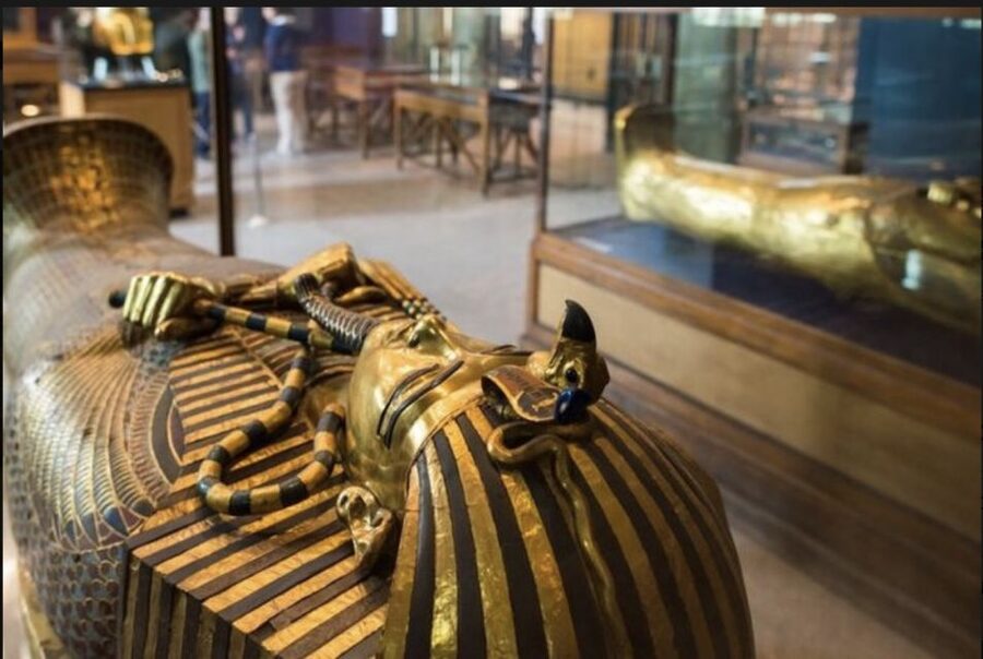 Cairo: Private Giza Pyramids, Egyptian Museum, & Bazaar Tour - The guide matters more than the brochure