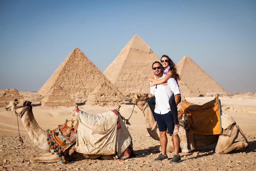 Cairo: Pyramids, Bazaar, Citadel Tour with Photographer - Khan El-Khalili: a market with an edge