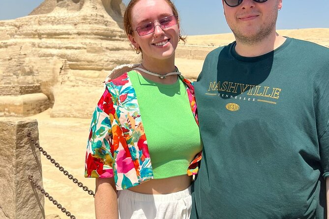 Cairo: Pyramids, Bazaar, Lunch with Female Guide - Hotel pickup and the drive into Giza