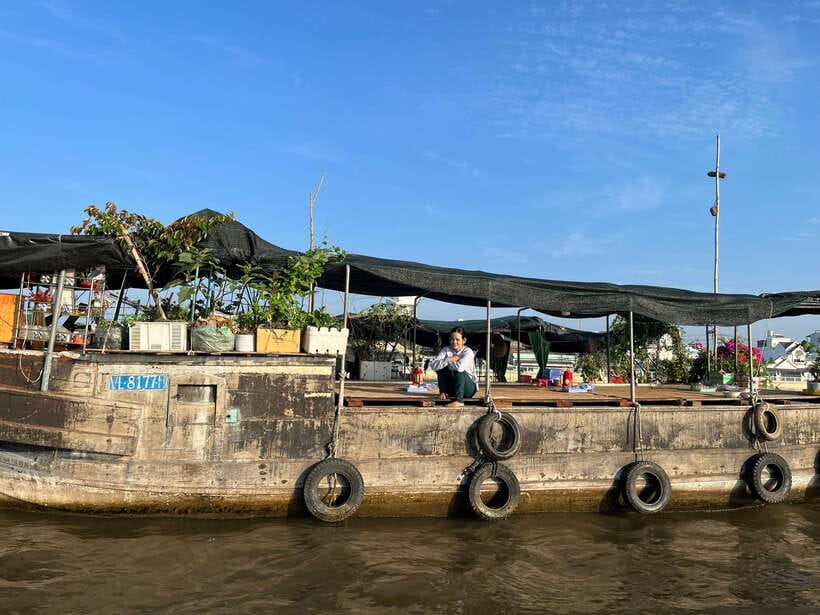 Can Tho: Cai Rang Floating Market and Canals - Breakfast arrives by boat