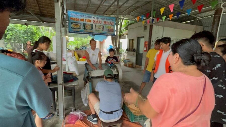 Can Tho: Floating Market, Cacao & Canals with French Guide - Rice noodles made the old-fashioned way