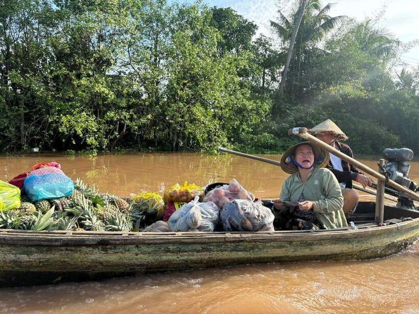 Can Tho: Floating Market, Canal, Cacao Farm & Mekong' Life - The guide can shape the whole morning