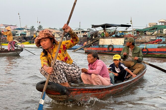 Can Tho: Floating Market, Canals, Nature Reserve & Forest - A guide-led day with room for personal contact