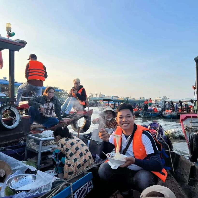 Can Tho: Floating Market & Lung Ngoc Hoang Nature Reserve - Cai Rang floating market with breakfast on the river