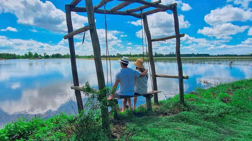 Can Tho: Floating Market & Lung Ngoc Hoang Nature Reserve - Basket weaving beside the river