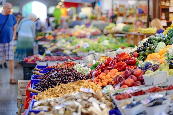 Cancun Private Foodies Market Tour and Street Food - Four dishes, drinks, and a proper tasting