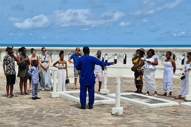 Cape Coast Tour (Slave market & river site) - Cape Coast Castle and the weight of the rooms