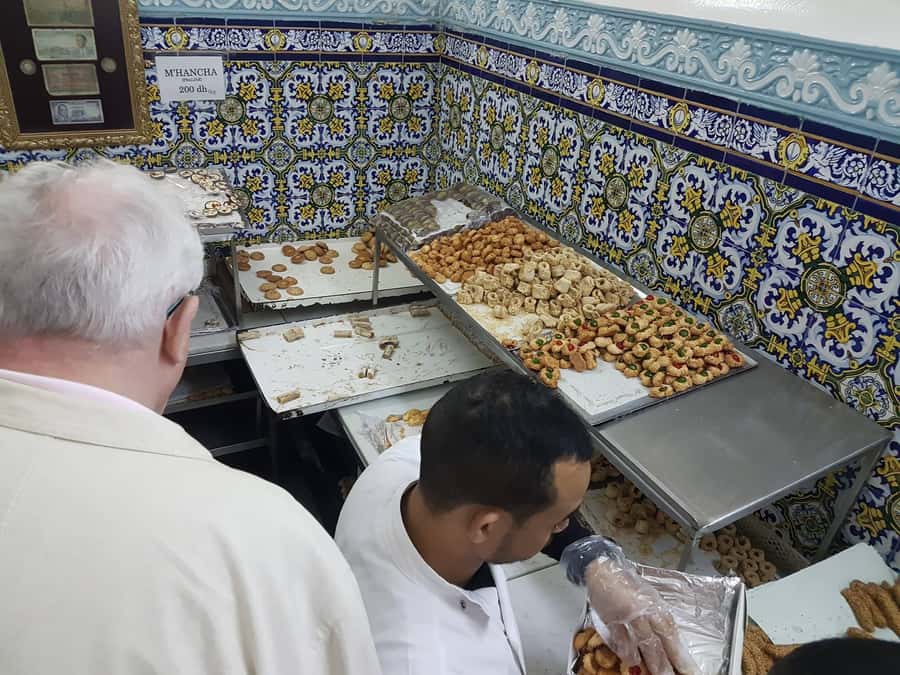 Casablanca: Central Market Food Tour with Tastings and Lunch - Walking Through Casablanca’s Old Medina