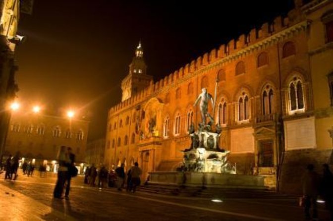 Cesarine: Market Tour & Cooking Class at Local's Home in Bologna - Key points at a glance