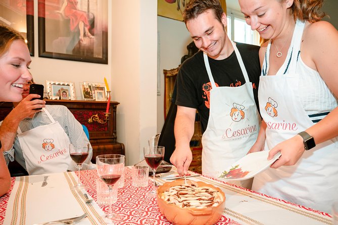 Cesarine: Market Tour & Home Cooking Class in Bari - A lunch with wine and family hospitality