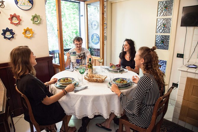 Cesarine: Market Tour & Home Cooking Class in Bari - Why the private format affects the price
