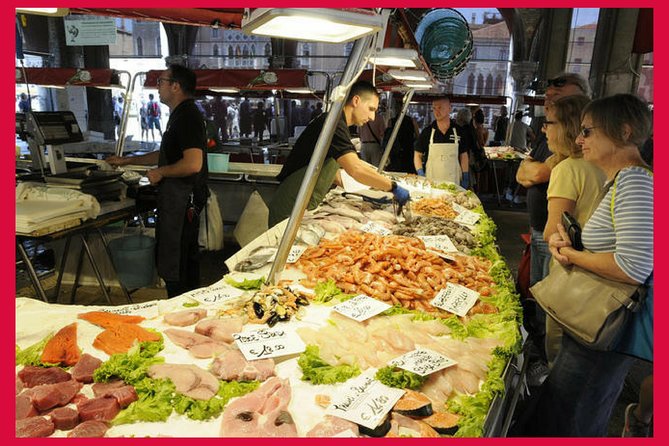 Cesarine: Market Tour & Home Cooking Class in Catania - Sitting Down to the Three-Course Meal