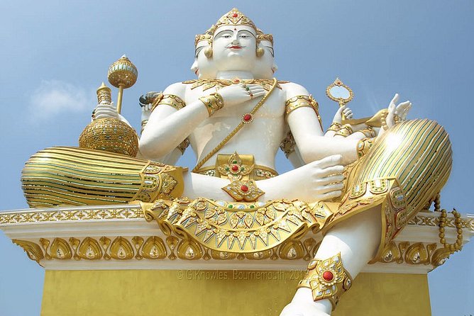 Chachoengsao One Day Trip from Bangkok : Historic Market and Buddhist Temples - Wat Sothon and the sacred Luang Phor Sothon image