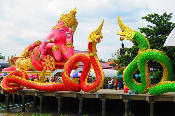 Chachoengsao One Day Trip from Bangkok : Historic Market and Buddhist Temples - Along the Bang Pakong River