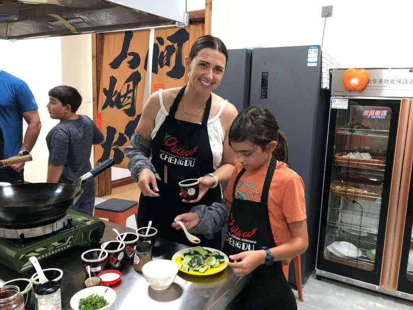 Chengdu: Cooking Class with Fresh Market Half Day Experience - Meeting at Liang Jia Xiang Station