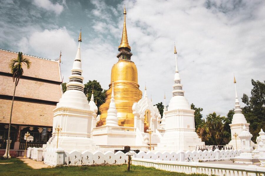 Chiang Mai: Buddhist Almsgiving and Market Tour with Meal - Wat Suan Dok and the Golden Principal Pagoda