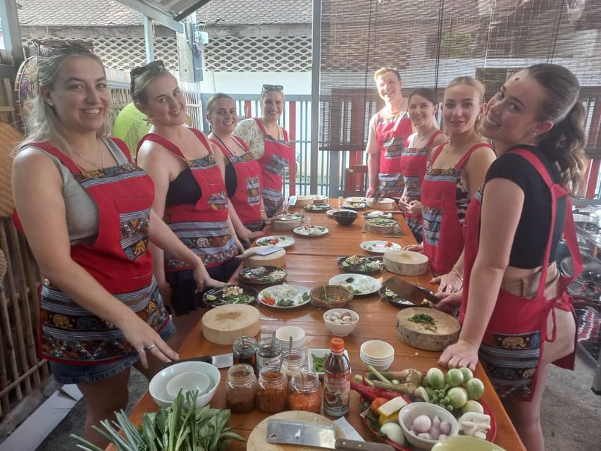 Chiang Mai: Cooking Class with Market and Pickup - Timing, transport, and group size