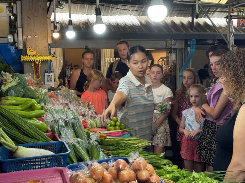 Chiang Mai: Cooking Class with Market and Pickup - Cooking in a Thai family-style setting