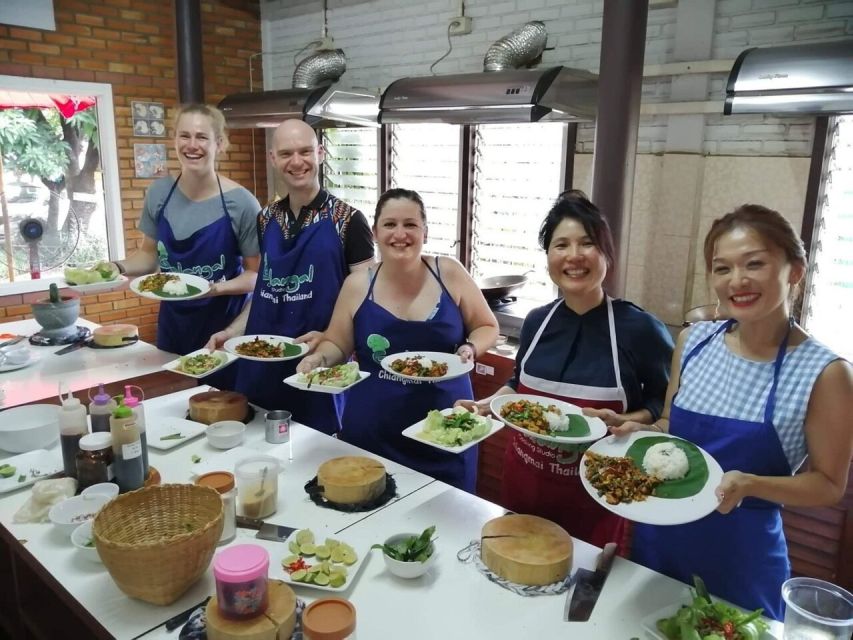Chiang Mai: Evening Cooking Class and Local Market Visit - Getting picked up around Chiang Mai