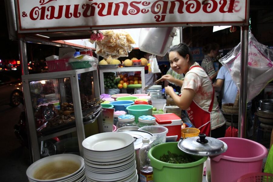 Chiang Mai: Evening Local Street Food Market Tour - Is $40 good value?