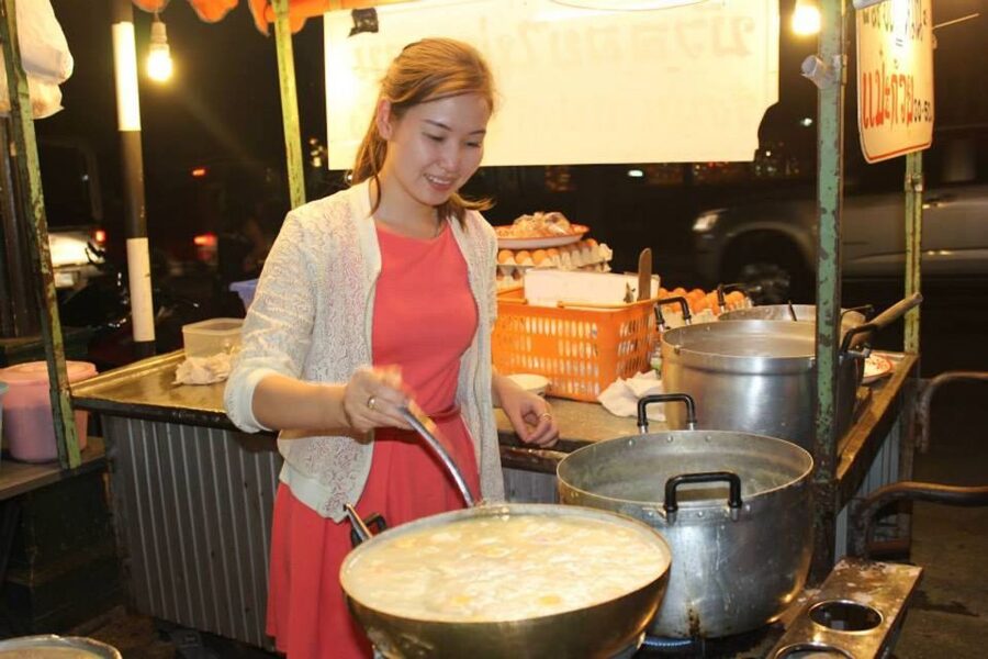 Chiang Mai: Evening Local Street Food Market Tour - Hotel pickup gets the evening moving