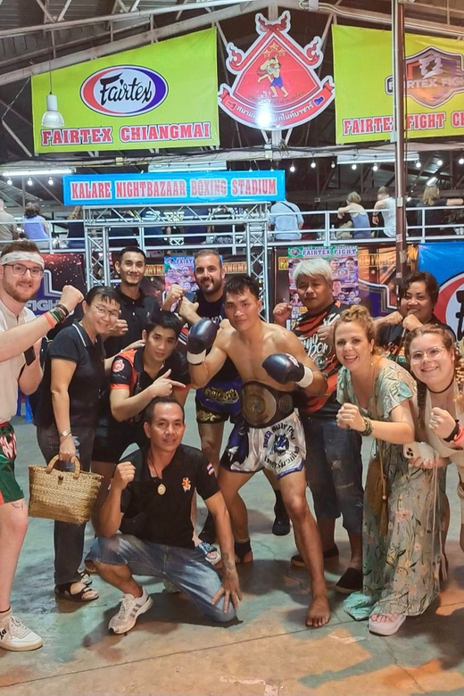 Chiang Mai: Kalare Night Bazaar Boxing Stadium Muay Thai - The wai khru begins the evening