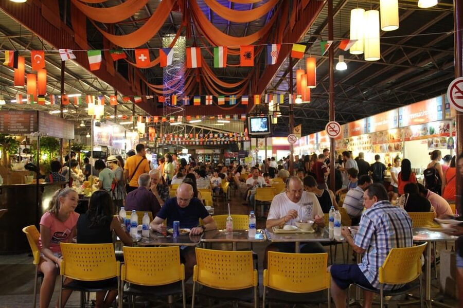 Chiang Mai: Kalare Night Bazaar Boxing Stadium Muay Thai - Finding the stadium inside the Night Bazaar